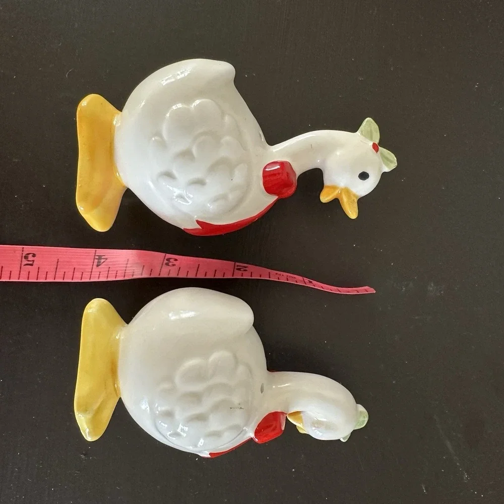 VTG Pair Of Goose Salt & Pepper Shakers Red Bows Holly Christmas Cottagecore